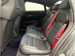 Audi RS e-tron GT performance Pano Matrix 360 Kamera Head up