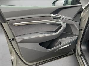 Audi Q8 e-tron advanced 50 quattro *SOH94%*Matrix*AHK