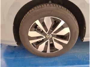 Volkswagen Golf VIII 2,0 TDI Goal ACC LED R-Kamera AppConnect SideAssist LMR
