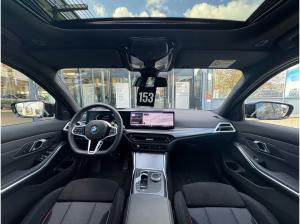 BMW 320 320d Tour M Sport PANO Ad-Led ACC 360° DA 19