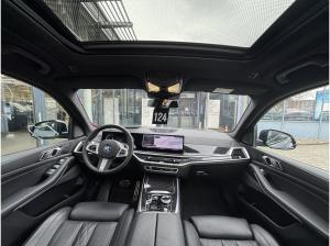 BMW X7 xDrive40i M Sport AHK P-SKY 6-Sitze StHzg h&k