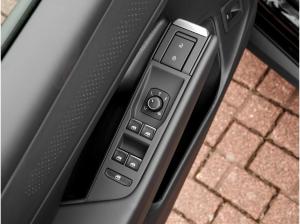 Volkswagen T-Roc R-Line 1.5 l eTSI OPF 7-Gang-Doppelkupplungsgetriebe DSG