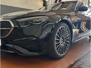 Mercedes-Benz E 200 AMG Digital-Light Pano Burmester Distronic