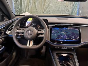 Mercedes-Benz E 200 AMG Digital-Light Pano Burmester Distronic