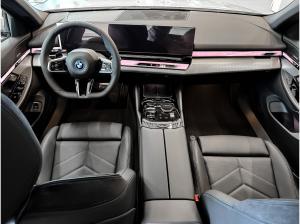 BMW i5 eDrive40 M Sport ACC RFK NAVI Standh. LED LM
