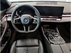 BMW i5 eDrive40 M Sport ACC RFK NAVI Standh. LED LM