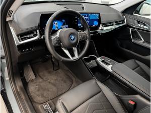 BMW iX1 xDrive30 xLine PANO ACC RFK NAVI Standh.