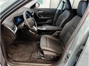 BMW iX1 xDrive30 xLine PANO ACC RFK NAVI Standh.