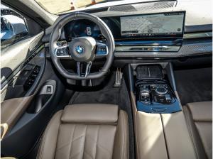 BMW 520 520d xDrive Touring M Sport AHK Pano DA+ PA Prof.