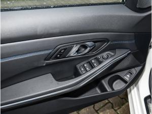 BMW 330 330d xDrive Touring M Sport Pano Adapt. LED