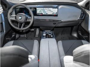 BMW ix iX xDrive45 M Sport SkyLounge DAPro PAPro Aktivlenkung
