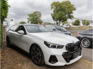 BMW 520 520d M Sport HUD PANO ACC AHK 360°KAM RFK NAVI