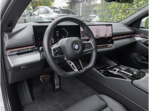 BMW 520 520d M Sport HUD PANO ACC AHK 360°KAM RFK NAVI