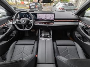 BMW 520 520d M Sport HUD PANO ACC AHK 360°KAM RFK NAVI
