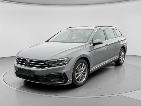 Volkswagen Passat Variant *MASSAGESITZ*NAVI*KLIMA*HAUSTÜRLIEFERUNG*SOFORT VERFÜGBAR