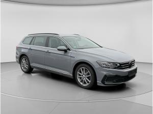 Volkswagen Passat Variant *MASSAGESITZ*NAVI*KLIMA*HAUSTÜRLIEFERUNG*SOFORT VERFÜGBAR
