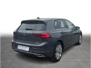 Volkswagen Golf VIII 1.5 eTSI DSG Style Pano Navi LED SHZ