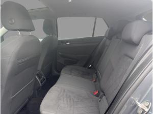 Volkswagen Golf VIII 1.5 eTSI DSG Style Pano Navi LED SHZ
