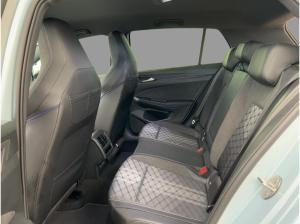 Volkswagen Golf VIII 1.5 eTSI DSG R-Line Navi LED ACC SHZ
