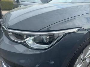 Volkswagen Golf VIII 1.5 eTSI DSG Style Pano Navi LED SHZ