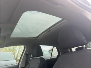 Volkswagen Golf VIII 1.5 eTSI DSG Style Pano Navi LED SHZ