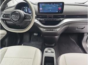 Fiat 500e ELEKTRO 42 KWH WINTERRÄDER BY BOCELLI NAVI KLIMA LED JBL APPLE/ANDROID LM17
