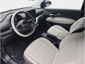 Fiat 500e ELEKTRO 42 KWH WINTERRÄDER BY BOCELLI NAVI KLIMA LED JBL APPLE/ANDROID LM17