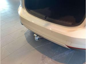 BMW 220 i Active Tourer DAB LED Komfortzg. AHK Shz