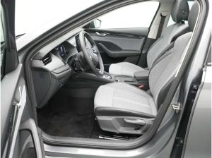 Skoda Octavia Selection DSG HUD NAVI VIRT SHZ LED PDC