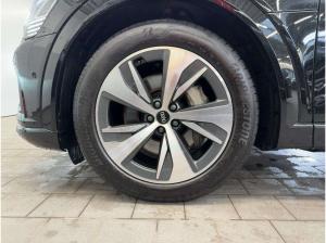 Audi Q8 e-tron Q8 S line e-tron 55 quattro virtual LED