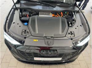 Audi Q8 e-tron Q8 S line e-tron 55 quattro virtual LED