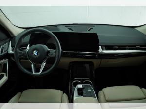 BMW X1 xDrive 23d xLine AHK,PGSD,360GRAD KAMERA,ACC,H/K SOUND,NAVI,LED-SW,el. SITZE,MASSAGESITZ