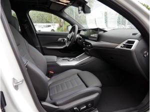 BMW 330 e Touring M-Sportpaket / el. Panodach