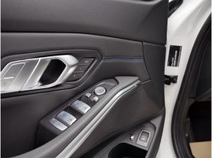 BMW 330 e Touring M-Sportpaket / el. Panodach