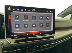 Volkswagen Golf VIII 1.5 eTSI DSG R-Line Navi LED SHZ ACC