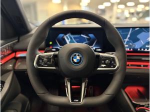 BMW i5 eDrive40 MSportPro Pano DAProf PA+ AHK B/W