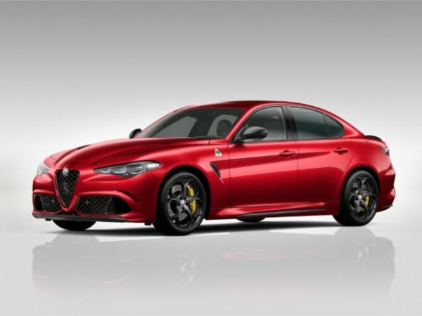Alfa Romeo Giulia Quadrifoglio ORO ''LIMITED EDITION'' 521PS Navi **NUR FÜR GEWERBE**