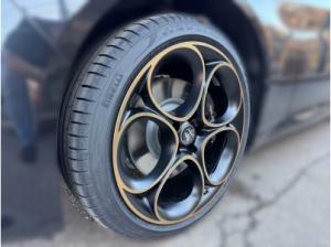 Alfa Romeo Giulia INTENSA MODELL Q4 / PANO