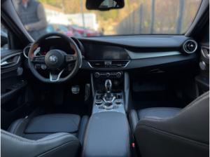 Alfa Romeo Giulia INTENSA MODELL Q4 / PANO
