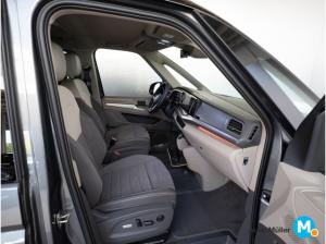 Volkswagen T7 Multivan Edition lÜ PHEV Tisch HUD Vis-aVis 1