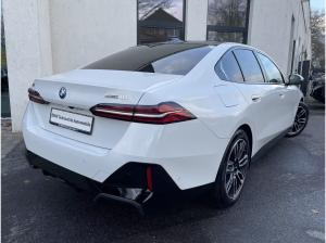 BMW i5 eDrive40 M Sport || AHK 360° B&W Pano