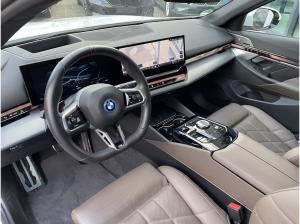BMW i5 eDrive40 M Sport || AHK 360° B&W Pano