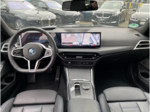 BMW 330 e xDrive M Sport | AHK Pano HUD H&K el.Sitze