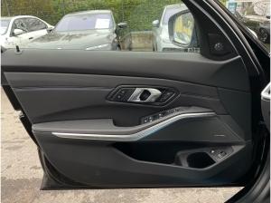 BMW 330 e xDrive M Sport | AHK Pano HUD H&K el.Sitze