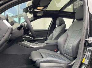 BMW 330 e xDrive M Sport | AHK Pano HUD H&K el.Sitze