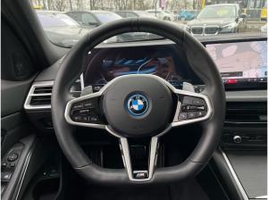 BMW 330 e xDrive M Sport | AHK Pano HUD H&K el.Sitze