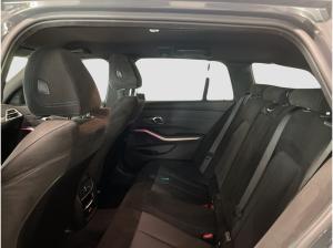 BMW 330 i xDrive Touring M Sport AHK