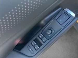 Volkswagen T-Roc R-Line 1.5 l eTSI DSG,HUD,AHK,IQ.LIGHT