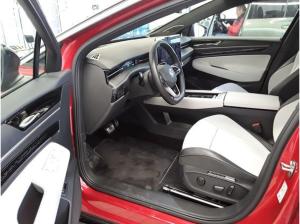Volkswagen ID.7 Tourer Pro S - Interieur Plus und Exterieur Plus Paket + Pano / 8-fach Bereift