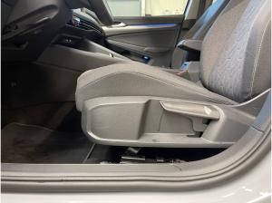 Volkswagen Golf VIII 2.0 TDI Move ACC AUT Navi Virtual LED